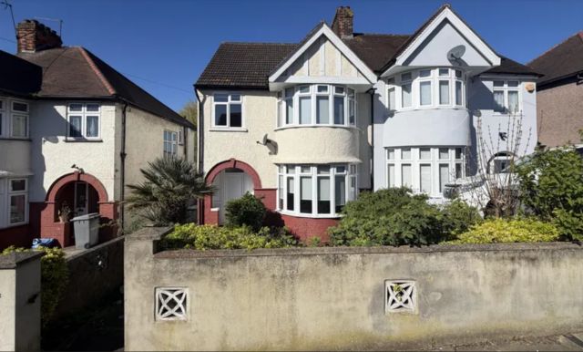 Room to rent Randall Avenue