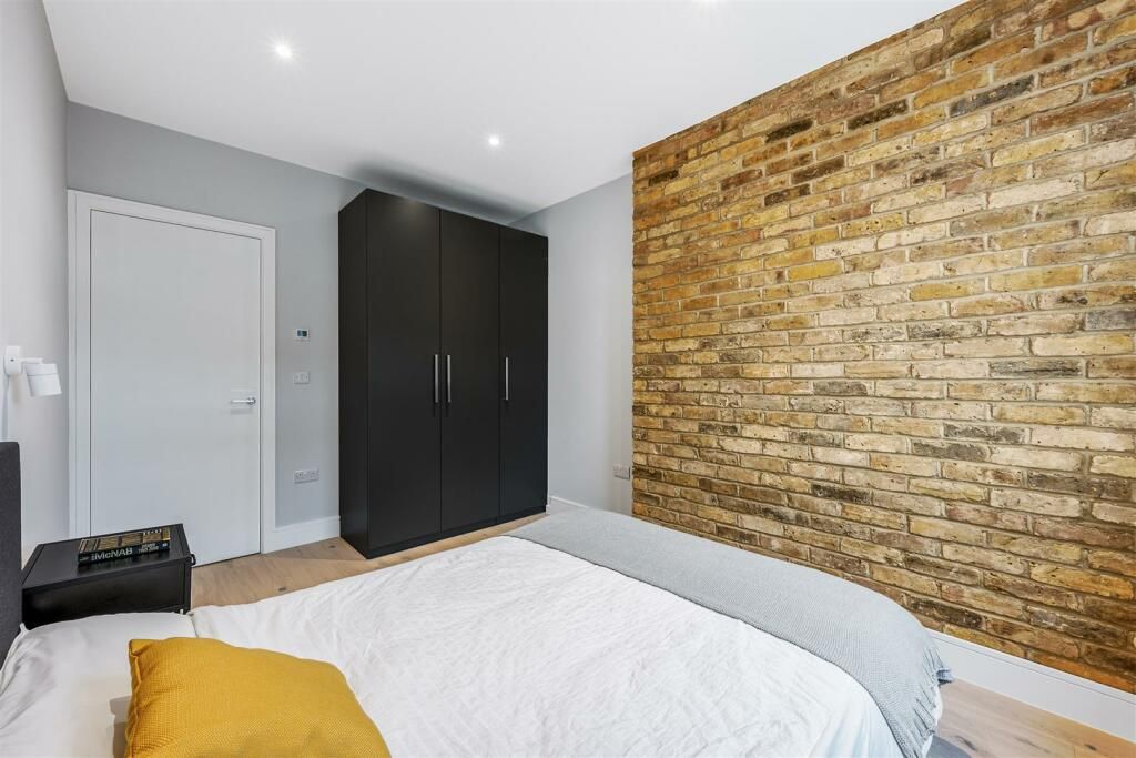 ONE BEDROOM CLOSE TO BARKING STATION - Photos 5 of 7