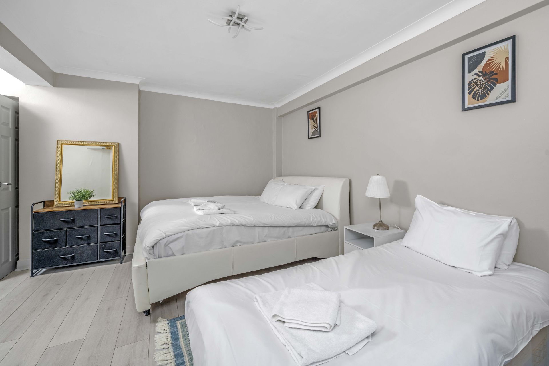Beautiful 2 bed on Edgware Road - Photos 7 of 16