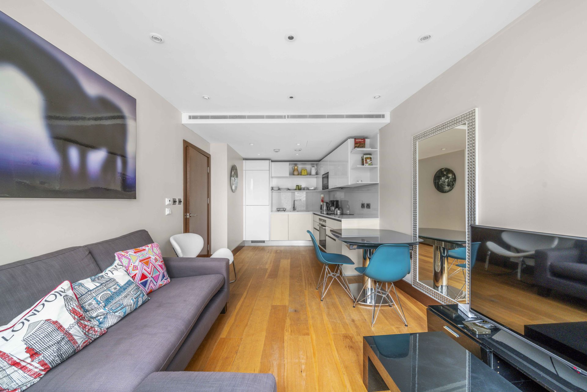 Beautiful 1 bed near Kings College University - Photos 9 of 14