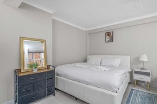 Beautiful 2 bed on Edgware Road - Photos 4 of 16