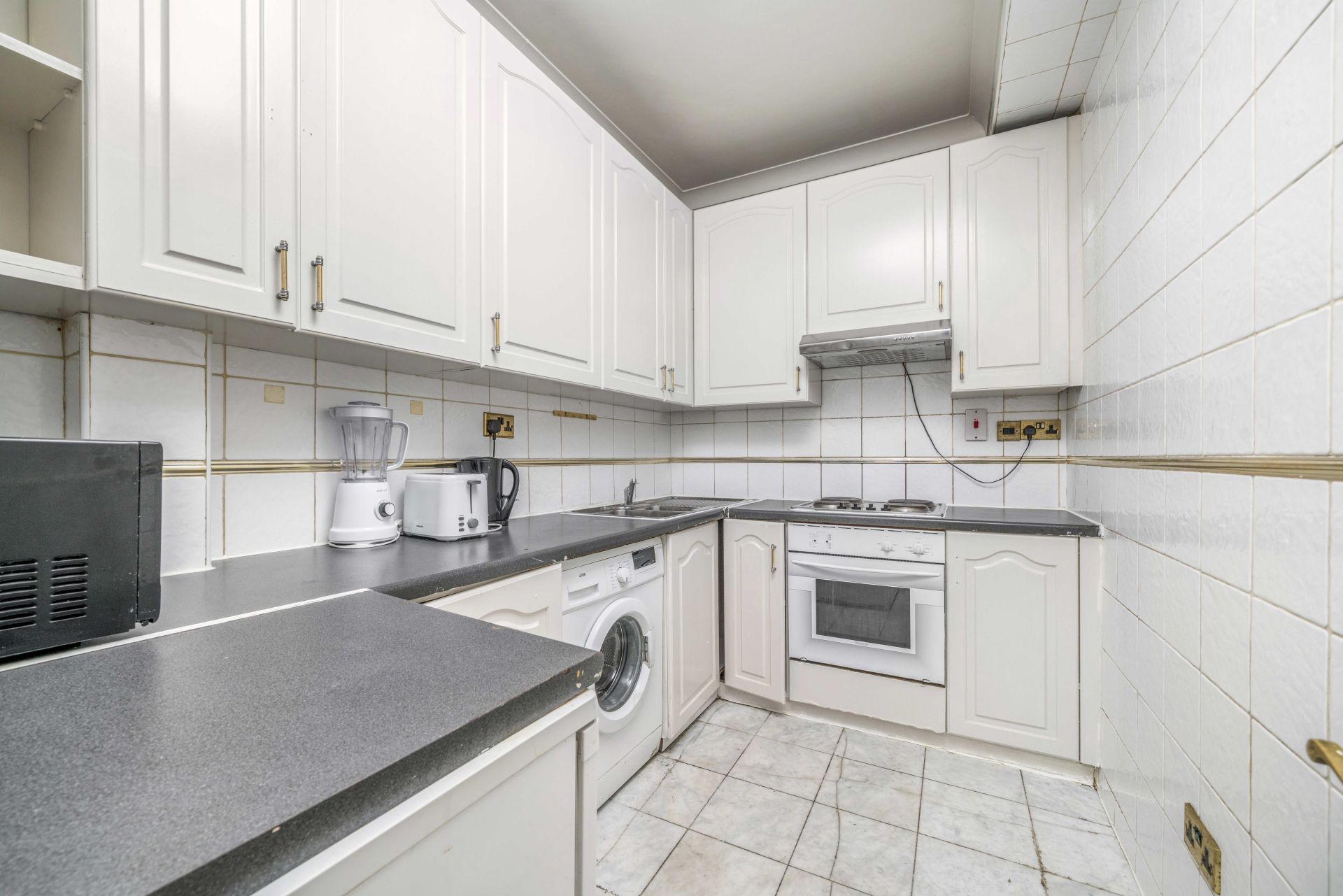 Beautiful 1 bed on Edgware Road - Photos 4 of 15