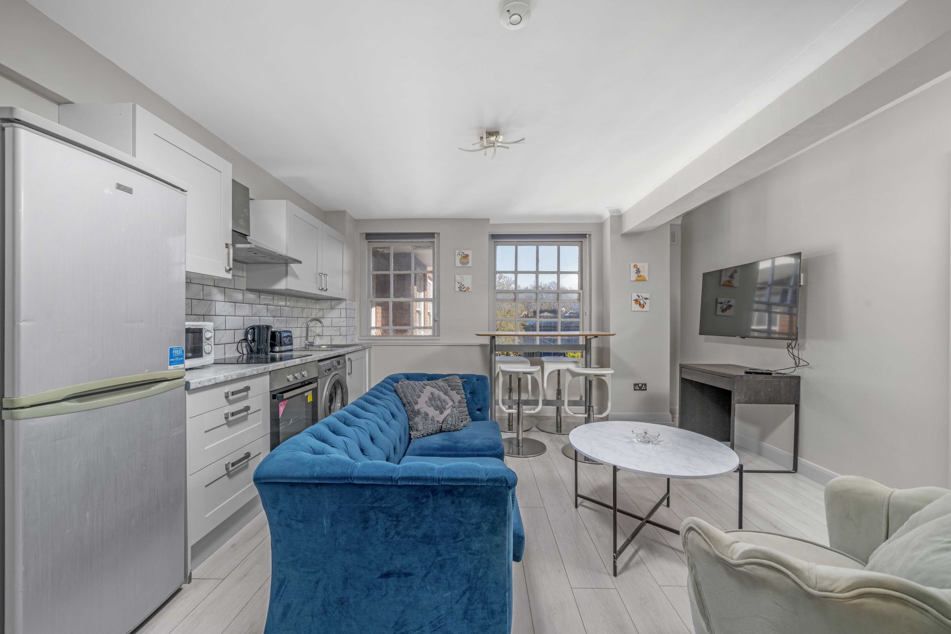 Beautiful 2 bed on Edgware Road - Photos 8 of 16