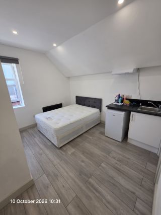 Furnished Studio Flat – Sutton High Street – All Bills Included - Photos 1 of 7