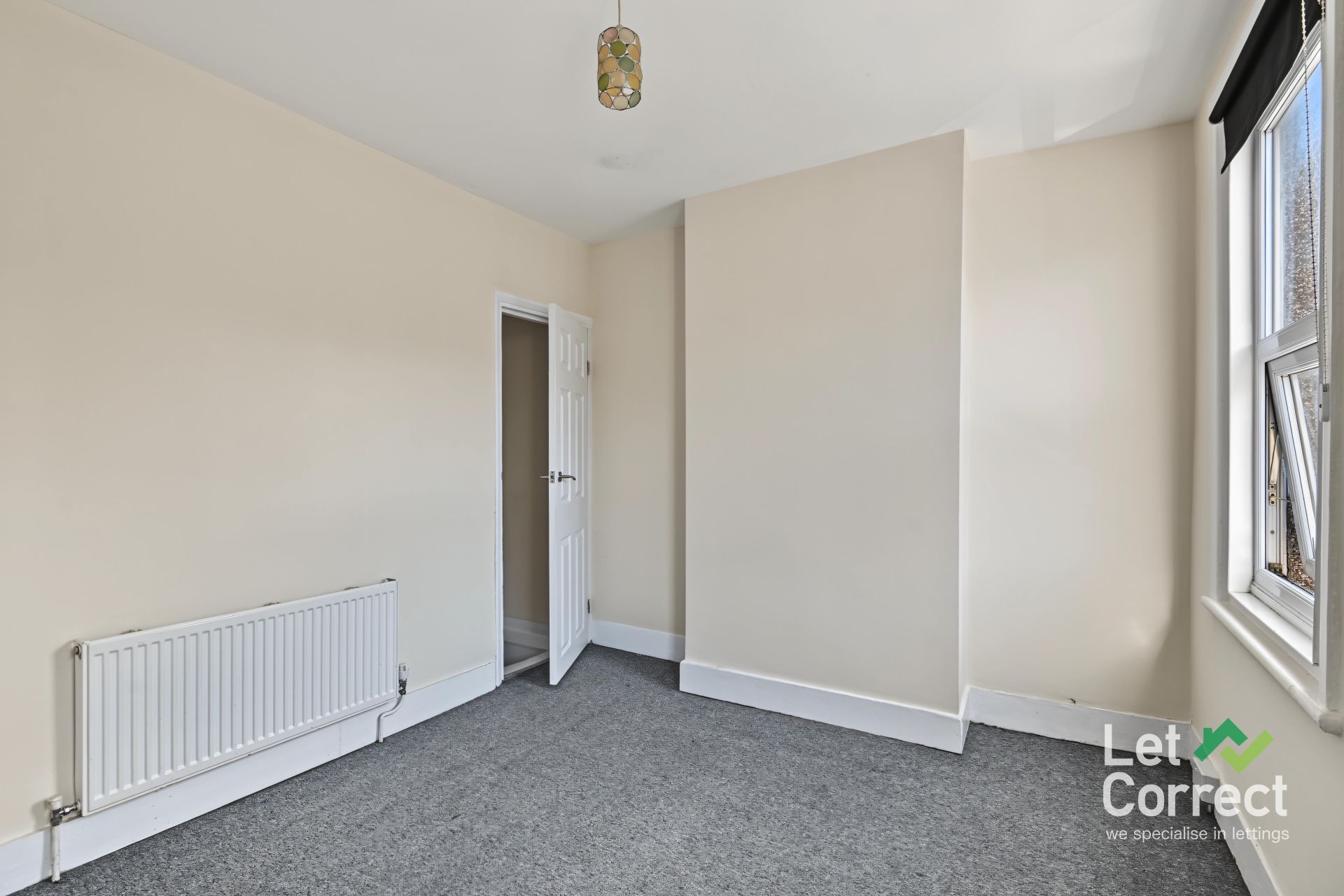 Three-Bedroom House to Rent – Thorold Road, Chatham – £1,400 PCM - Photos 2 of 9