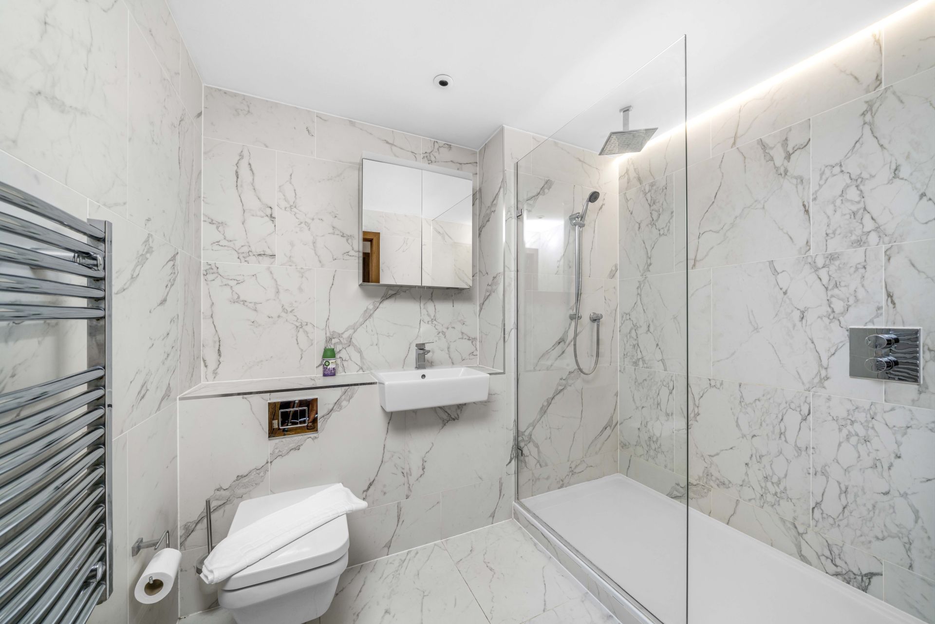 Beautiful 1 bed near Kings College University - Photos 1 of 14