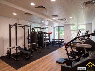 Canal-view one-bedroom flat, Explorers Wharf, E14 - Photos 7 of 9
