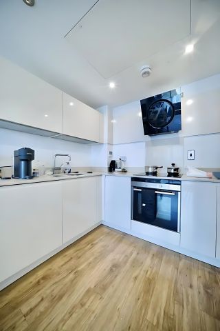 1 Bed Furnished Flat to Rent | Alie Street E1 - Photos 5 of 12