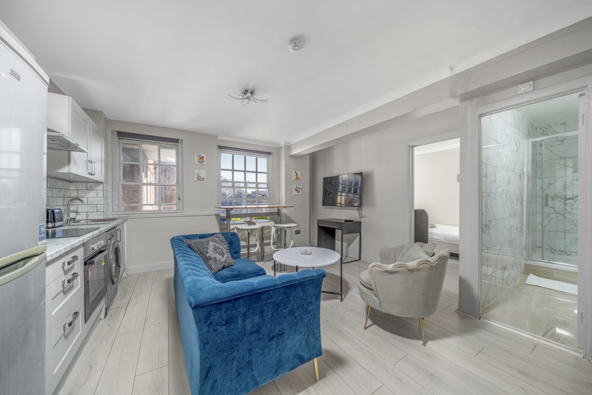 Beautiful 2 bed on Edgware Road - Photos 10 of 16