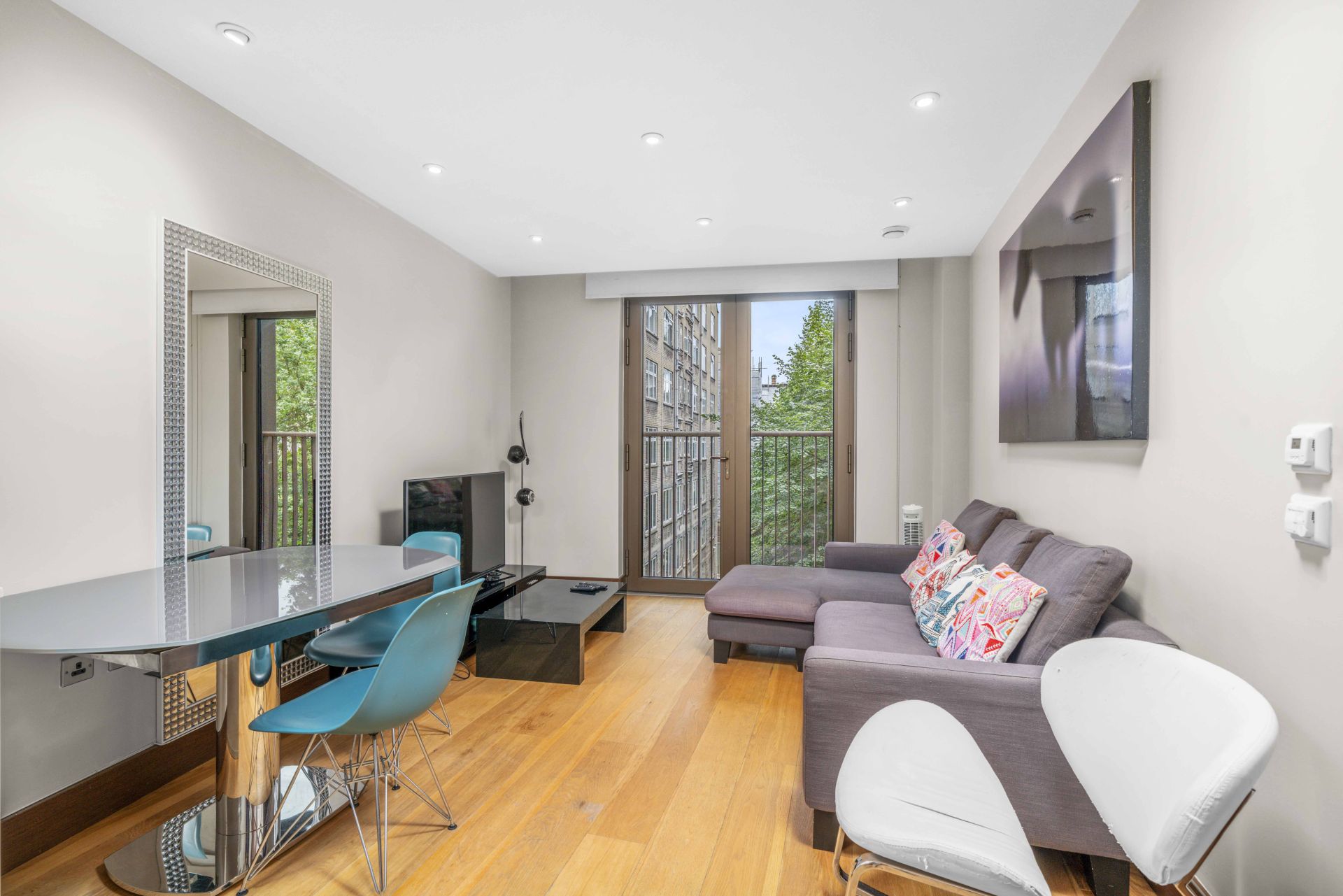 Beautiful 1 bed near Kings College University - Photos 12 of 14