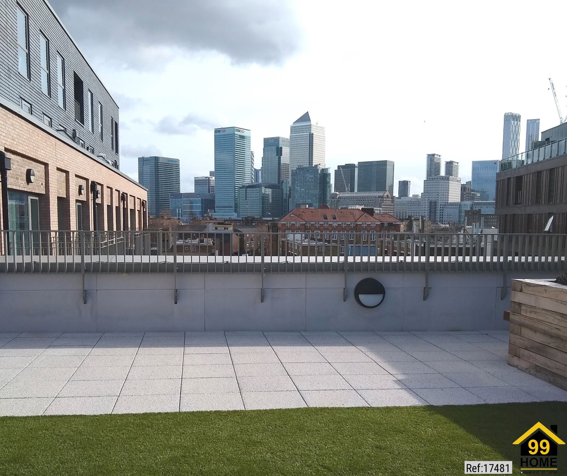 Canal-view one-bedroom flat, Explorers Wharf, E14 - Photos 8 of 9