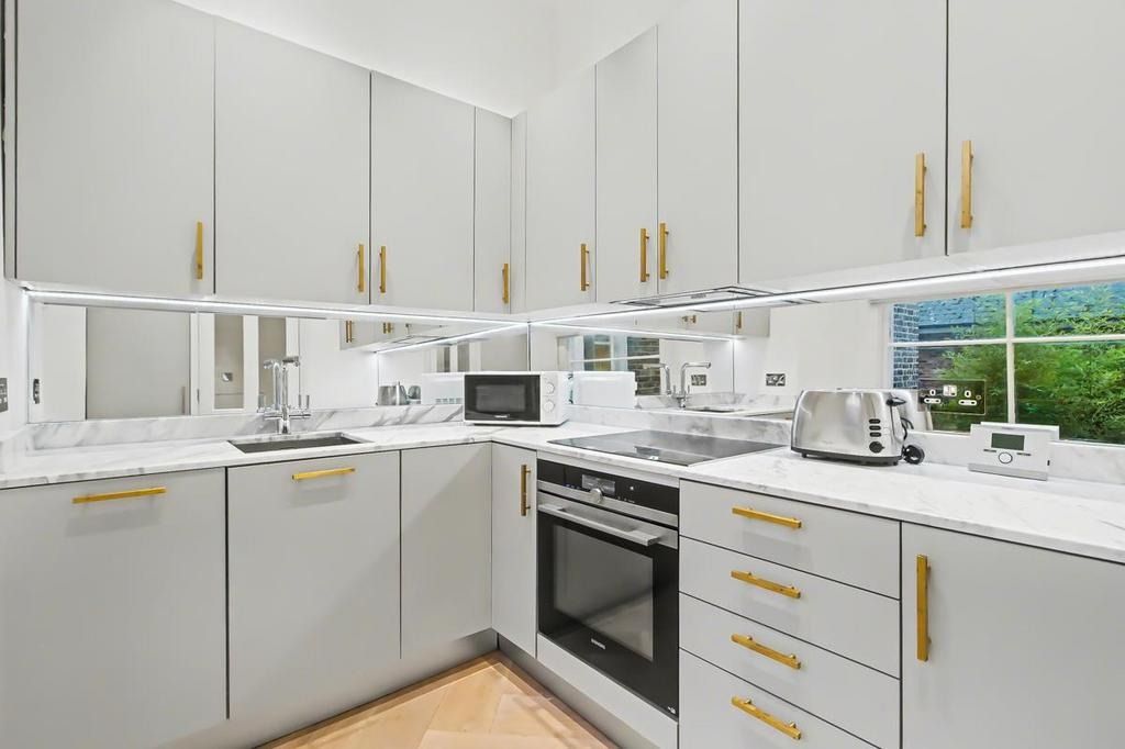 Apartment in 33 Westbourne GardensLondon W2 5PU - Photos 5 of 8