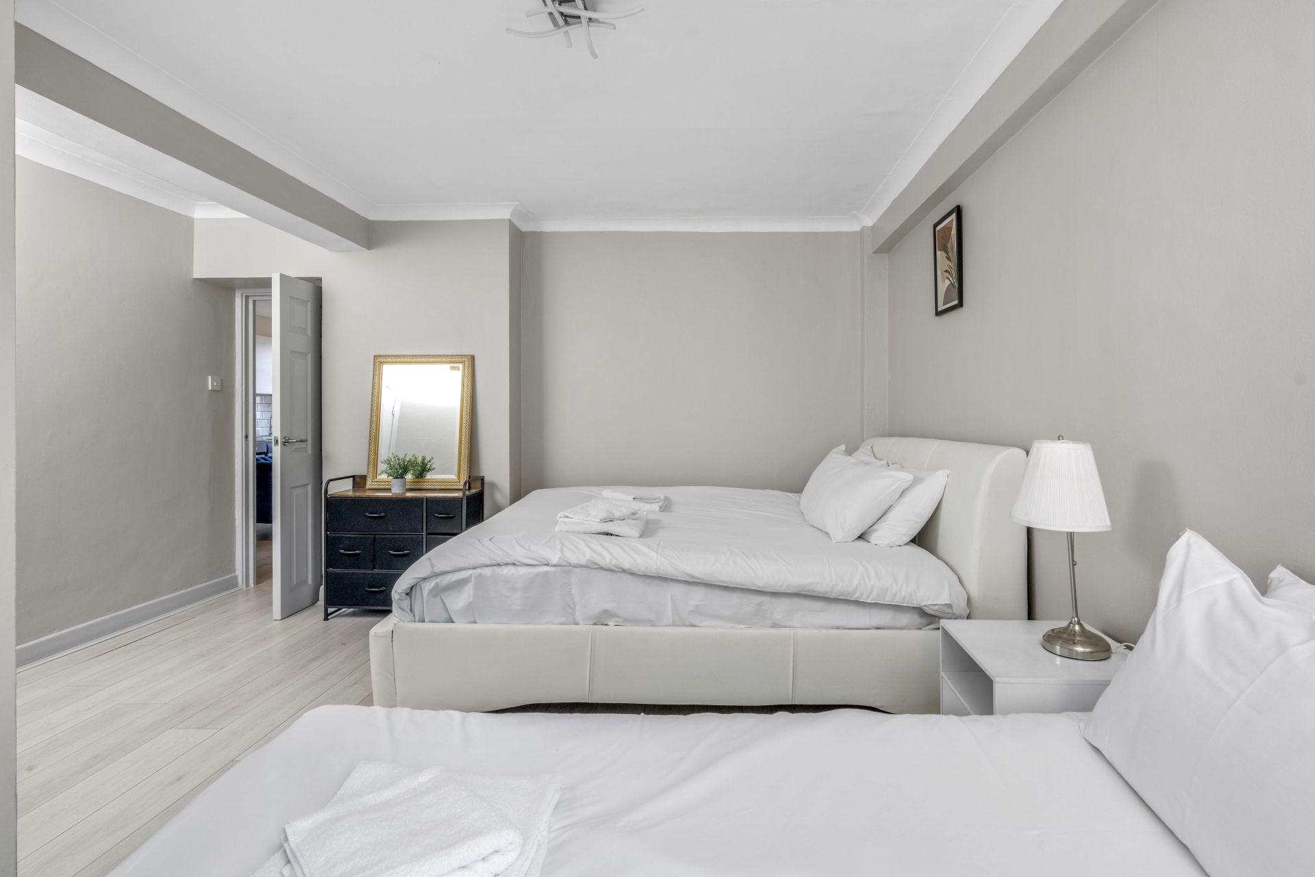 Beautiful 2 bed on Edgware Road - Photos 6 of 16