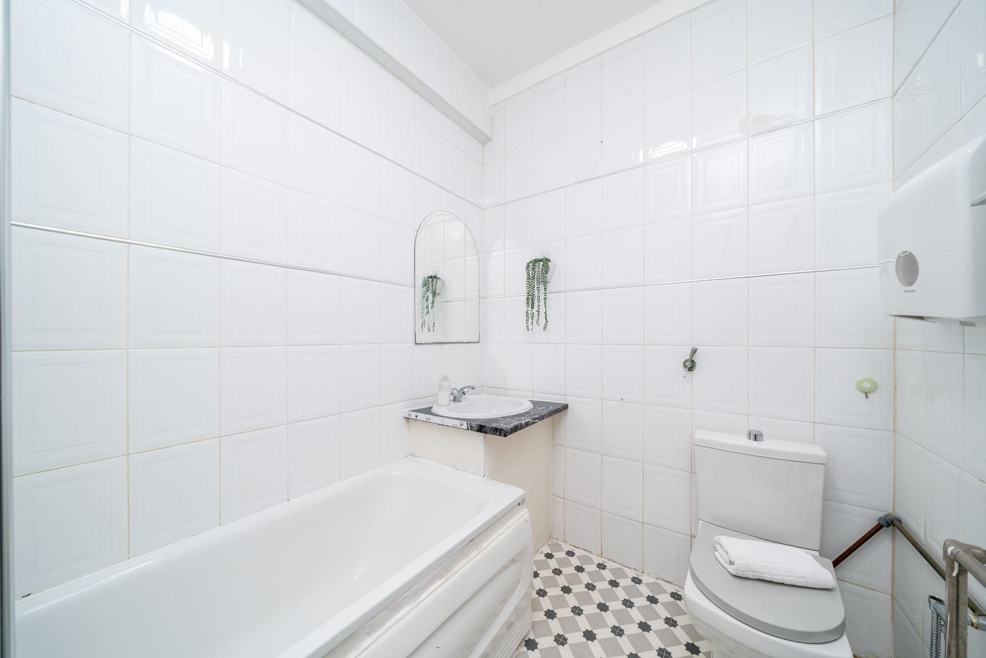 Beautiful 1 bed on Edgware Road - Photos 12 of 13