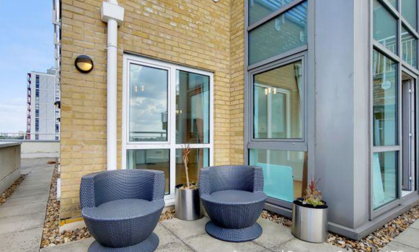 Oyster Wharf, SW11 - Photos 1 of 8