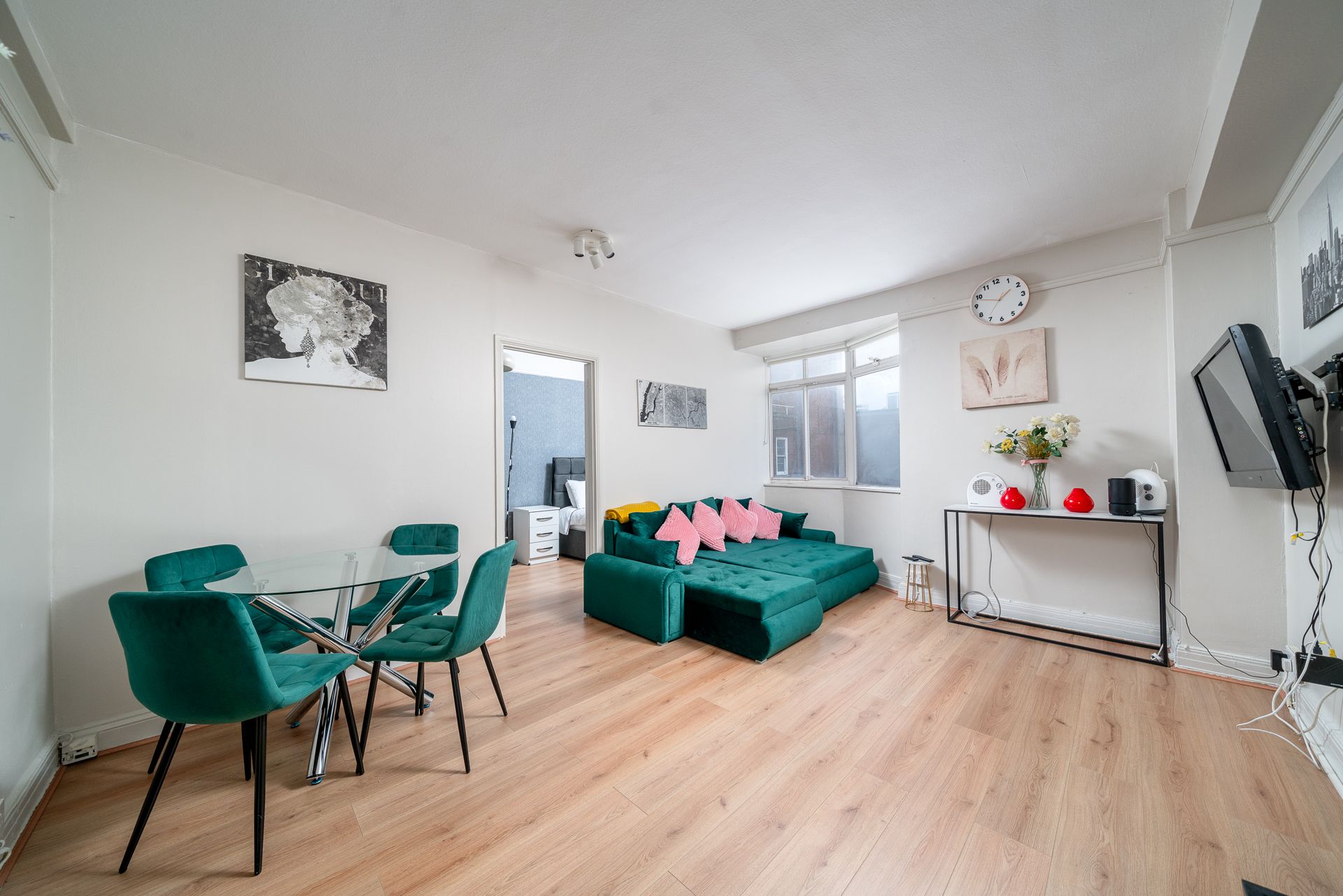 Beautiful 1 bed on Edgware Road - Photos 11 of 13