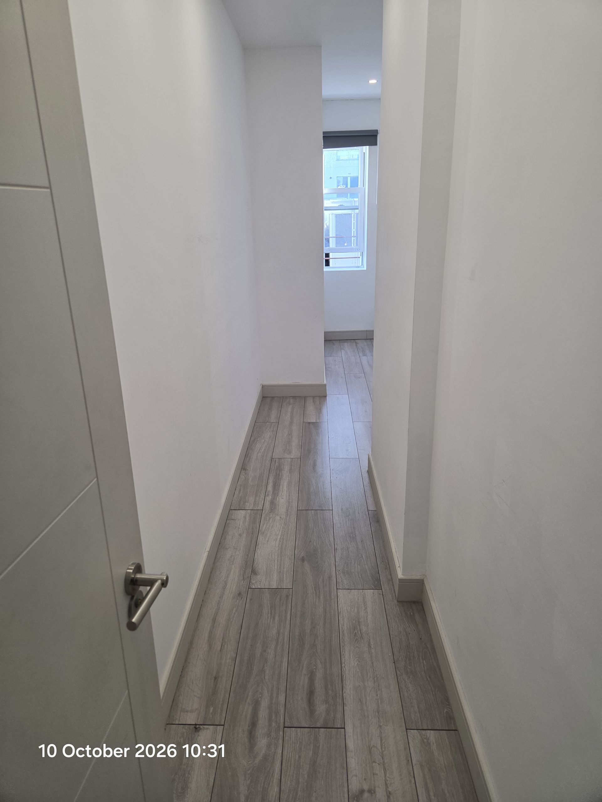 Furnished Studio Flat – Sutton High Street – All Bills Included - Photos 2 of 7