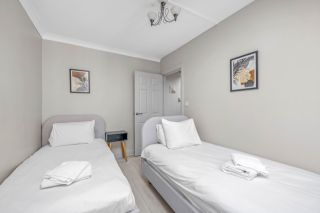 Beautiful 2 bed on Edgware Road - Photos 16 of 16