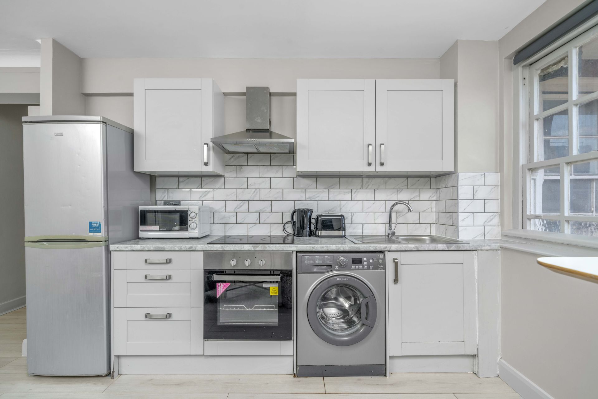 Beautiful 2 bed on Edgware Road - Photos 12 of 16