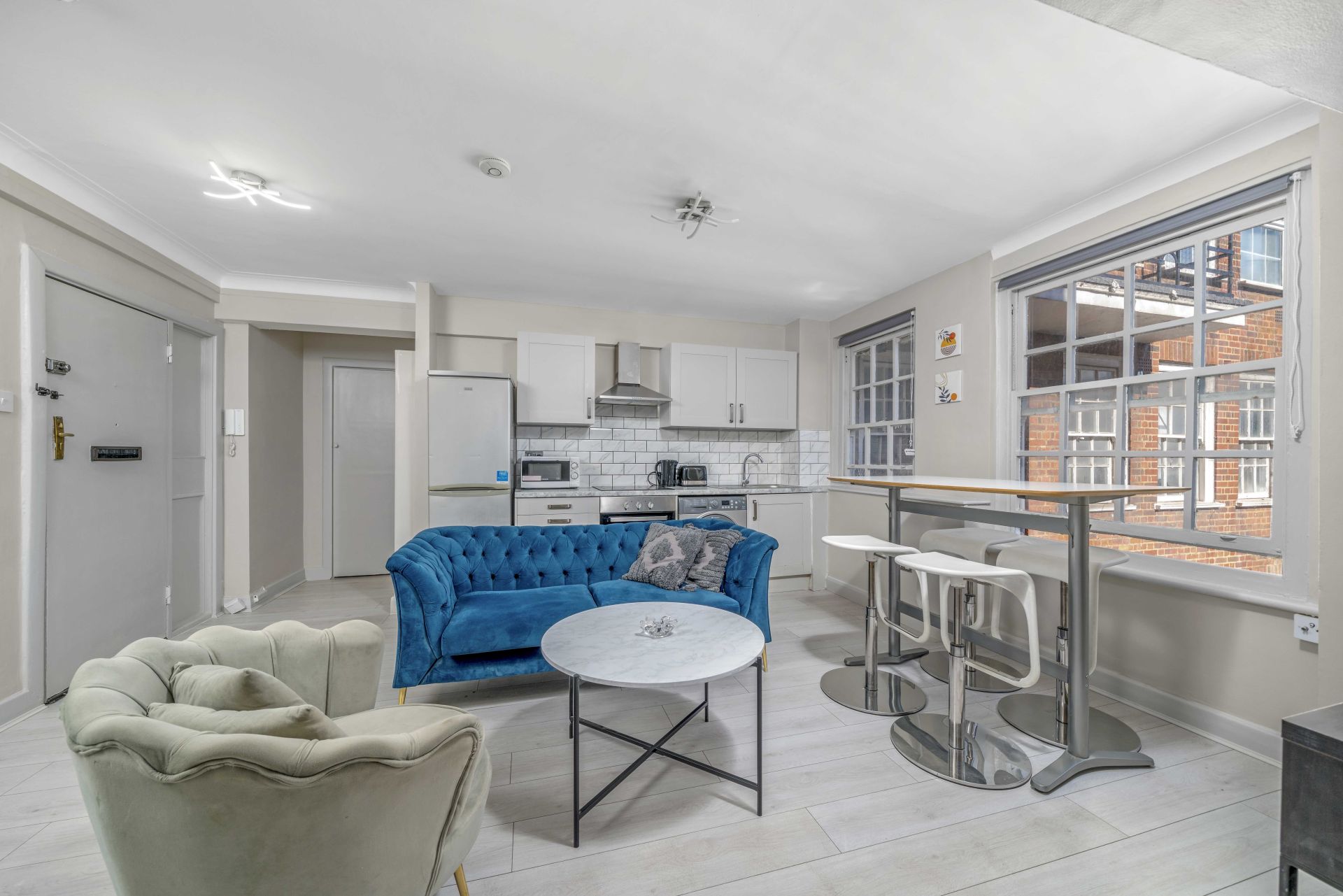 Beautiful 2 bed on Edgware Road - Photos 11 of 16