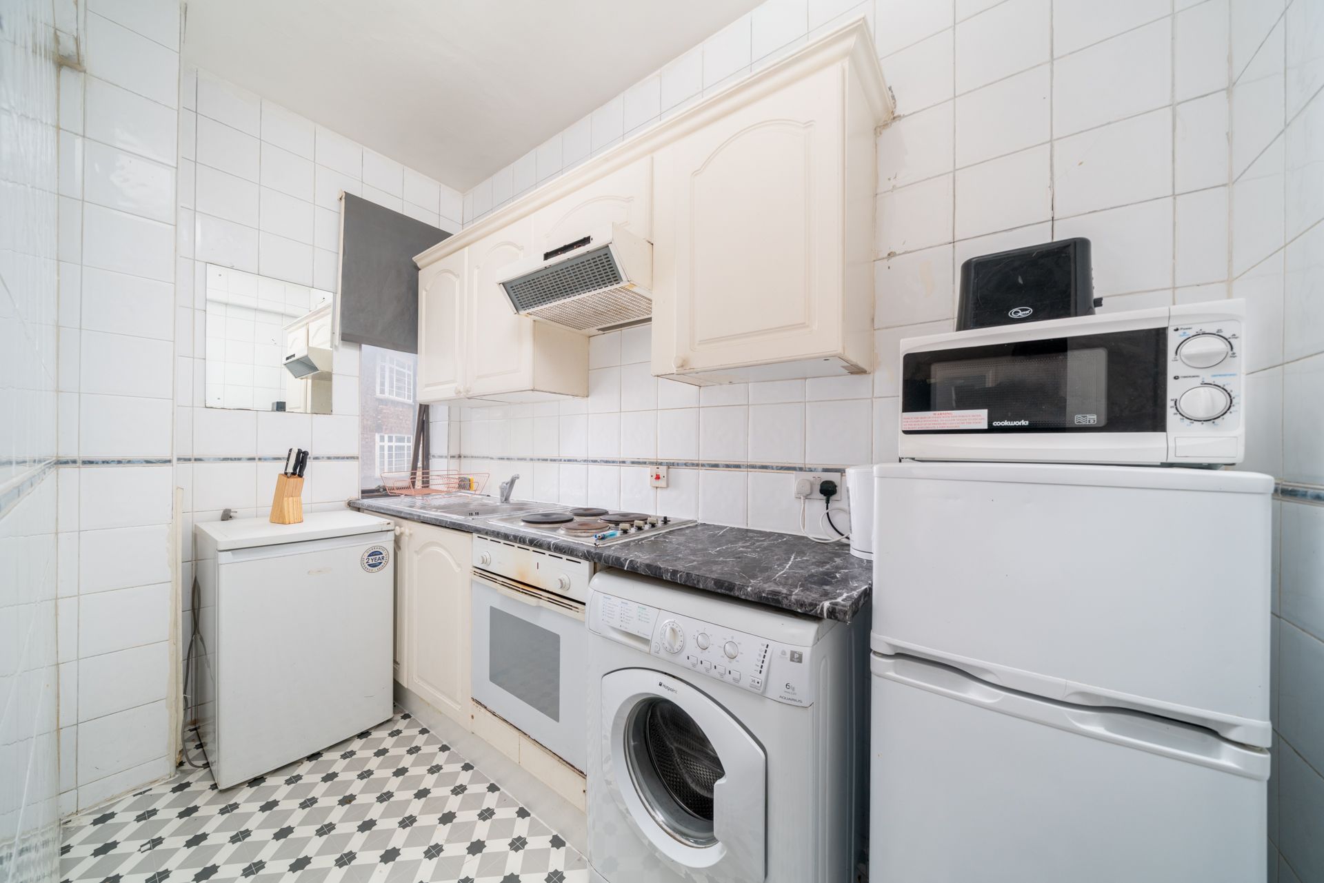 Beautiful 1 bed on Edgware Road - Photos 2 of 13